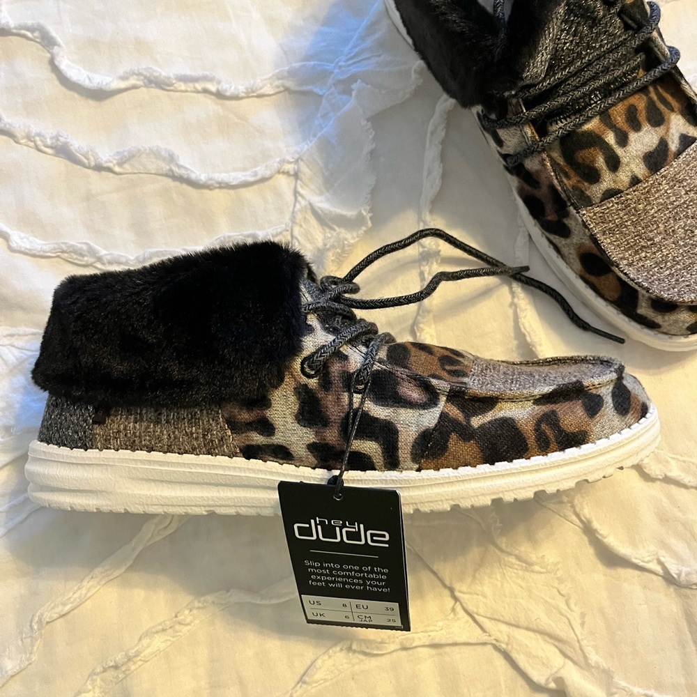 New Hey Dude Booties size 8
